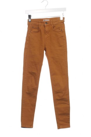 Дамски панталон Pull&Bear, Размер XS, Цвят Кафяв, Цена 4,64 лв.