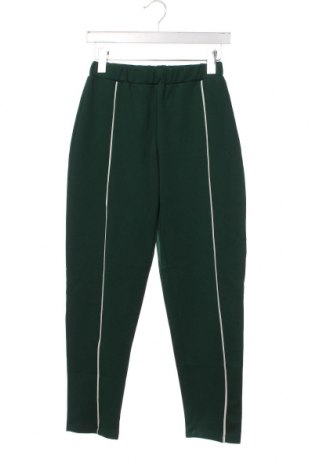 Γυναικείο παντελόνι Pull&Bear, Μέγεθος XS, Χρώμα Πράσινο, Τιμή 8,07 €