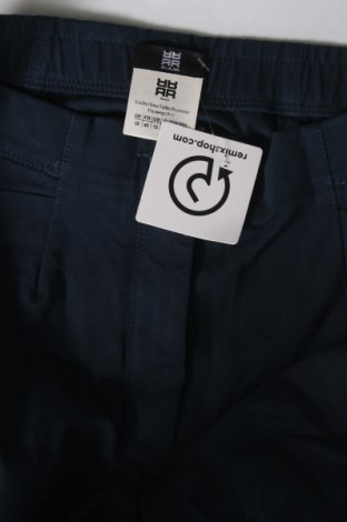 Дамски панталон Riani, Размер M, Цвят Син, Цена 103,22 лв.