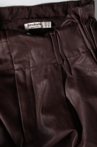 Pantaloni de femei Stradivarius, Mărime XS, Culoare Maro, Preț 28,62 Lei