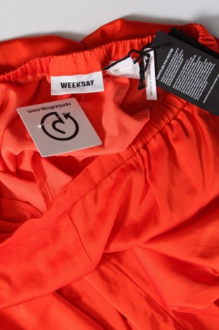 Damenhose Weekday, Größe M, Farbe Orange, Preis € 47,94