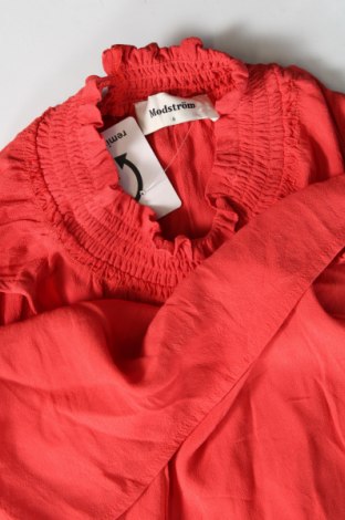 Γυναικείο αμάνικο μπλουζάκι Modstrom, Μέγεθος S, Χρώμα Κόκκινο, Τιμή 8,18 €