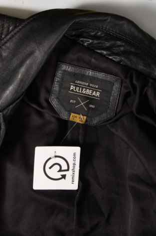 Γυναικείο δερμάτινο μπουφάν Pull&Bear, Μέγεθος L, Χρώμα Μαύρο, Τιμή 66,19 €