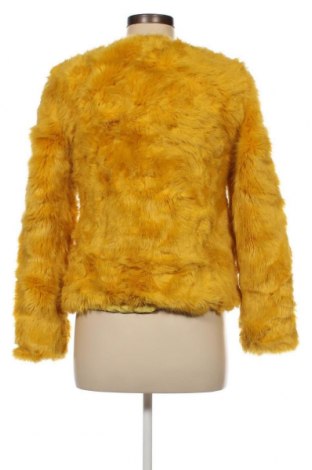 Дамско палто Bershka, Размер XS, Цвят Жълт, Цена 23,54 лв.