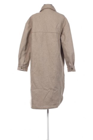 Дамско палто Bershka, Размер M, Цвят Бежов, Цена 50,29 лв.