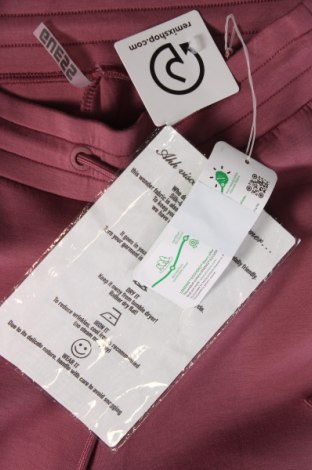 Damen Sporthose Guess, Größe XS, Farbe Lila, Preis € 38,97