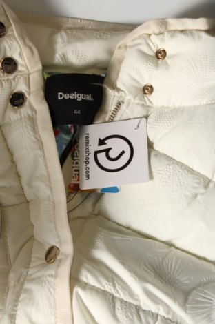 Γυναικείο μπουφάν Desigual, Μέγεθος XL, Χρώμα Λευκό, Τιμή 81,96 €