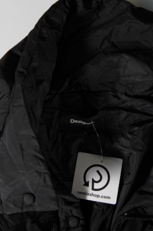 Dámska bunda  Desigual, Veľkosť L, Farba Čierna, Cena  65,77 €
