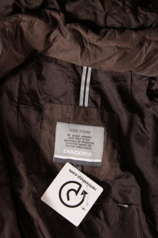 Γυναικείο μπουφάν Diadora, Μέγεθος XL, Χρώμα Καφέ, Τιμή 56,68 €