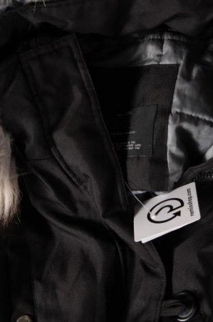 Γυναικείο μπουφάν ONLY, Μέγεθος M, Χρώμα Μαύρο, Τιμή 13,69 €