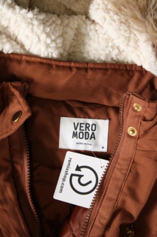 Γυναικείο μπουφάν Vero Moda, Μέγεθος M, Χρώμα Καφέ, Τιμή 15,47 €