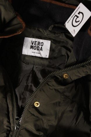 Γυναικείο μπουφάν Vero Moda, Μέγεθος S, Χρώμα Πράσινο, Τιμή 11,41 €