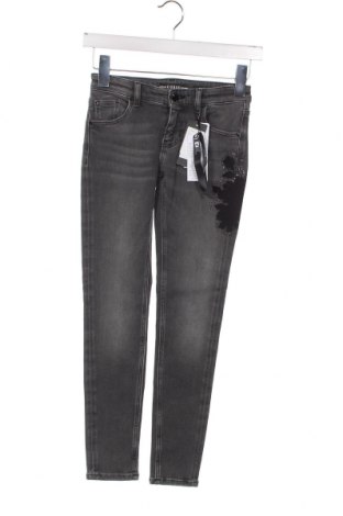 Dziecięce jeansy Guess, Rozmiar 7-8y/ 128-134 cm, Kolor Szary, Cena 164,09 zł