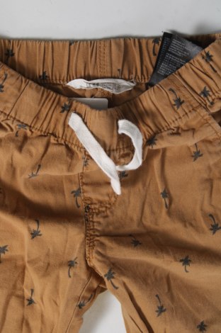 Детски къс панталон H&M, Размер 3-4y/ 104-110 см, Цвят Бежов, Цена 14,00 лв.
