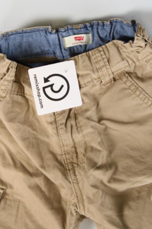 Детски къс панталон Levi's, Размер 5-6y/ 116-122 см, Цвят Бежов, Цена 30,00 лв.