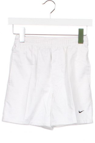 Παιδικό κοντό παντελόνι Nike, Μέγεθος 7-8y/ 128-134 εκ., Χρώμα Λευκό, Τιμή 14,50 €