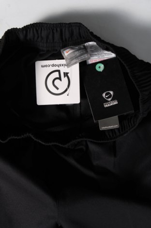 Детски къс панталон Nike, Размер 7-8y/ 128-134 см, Цвят Черен, Цена 35,49 лв.