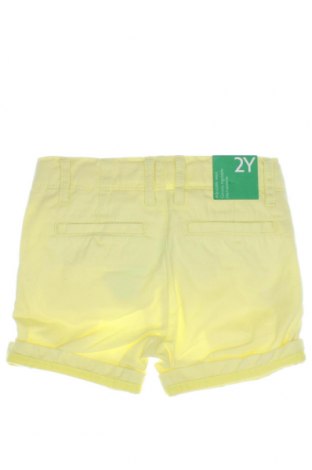 Παιδικό κοντό παντελόνι United Colors Of Benetton, Μέγεθος 18-24m/ 86-98 εκ., Χρώμα Κίτρινο, Τιμή 10,52 €
