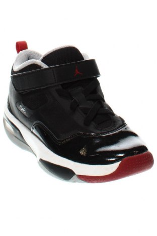 Încălțăminte pentru copii Air Jordan Nike, Mărime 34, Culoare Negru, Preț 125,00 Lei