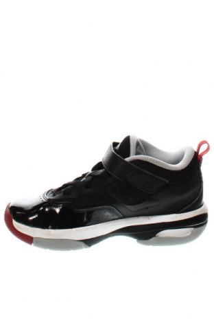 Obuwie dziecięce Air Jordan Nike, Rozmiar 34, Kolor Czarny, Cena 121,54 zł