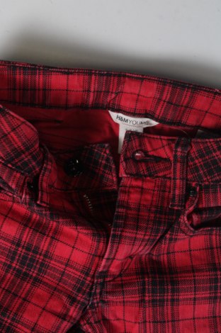 Детски панталон H&M, Размер 8-9y/ 134-140 см, Цвят Многоцветен, Цена 22,56 лв.