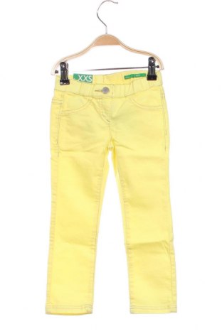 Детски панталон United Colors Of Benetton, Размер 3-4y/ 104-110 см, Цвят Жълт, Цена 34,68 лв.