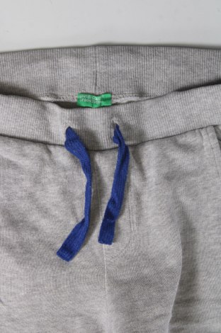 Pantaloni de trening, pentru copii, Mărime 6-7y/ 122-128 cm, Culoare Gri, Preț 74,81 Lei
