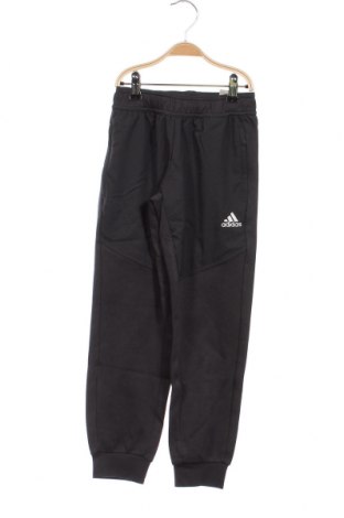 Детско спортно долнище Adidas, Размер 7-8y/ 128-134 см, Цвят Сив, Цена 93,06 лв.
