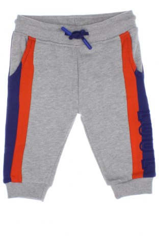 Kinder Sporthose Guess, Größe 3-6m/ 62-68 cm, Farbe Grau, Preis 17,18 €