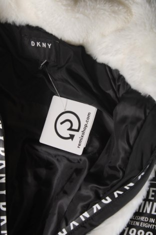 Детско яке DKNY, Размер 3-4y/ 104-110 см, Цвят Черен, Цена 63,11 лв.