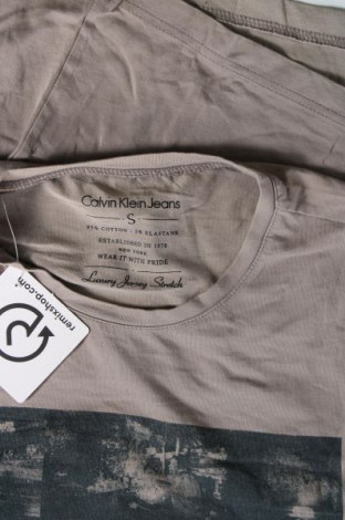 Pánske tričko  Calvin Klein Jeans, Veľkosť S, Farba Sivá, Cena  21,78 €