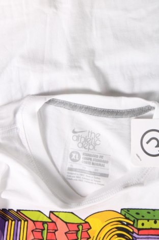 Мъжка тениска Nike, Размер XL, Цвят Бял, Цена 62,00 лв.