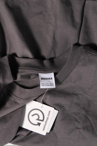 Мъжка тениска Bershka, Размер M, Цвят Сив, Цена 21,00 лв.