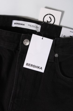 Мъжки дънки Bershka, Размер L, Цвят Черен, Цена 46,00 лв.