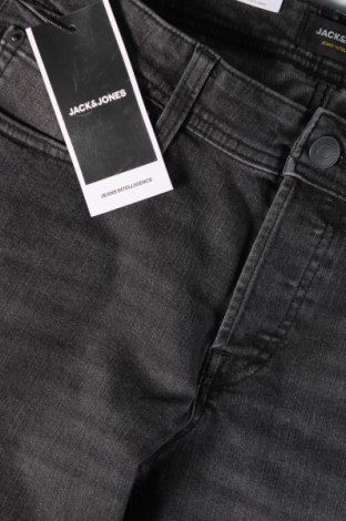 Herren Jeans Jack & Jones, Größe M, Farbe Grau, Preis 19,18 €