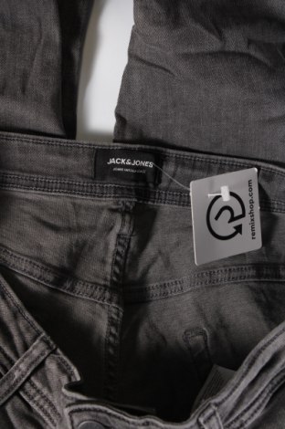 Мъжки дънки Jack & Jones, Размер L, Цвят Сив, Цена 23,37 лв.