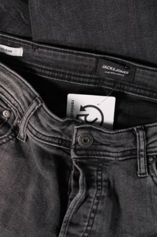 Herren Jeans Jack & Jones, Größe M, Farbe Grau, Preis 28,53 €