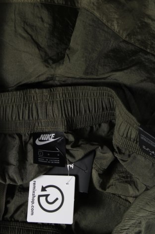 Мъжки къс панталон Nike, Размер L, Цвят Зелен, Цена 77,00 лв.