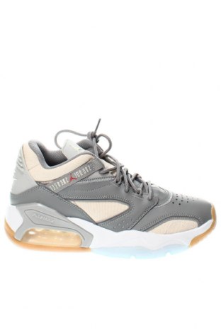 Мъжки обувки Air Jordan Nike, Размер 41, Цвят Сив, Цена 164,00 лв.