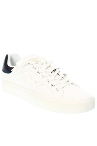 Мъжки обувки Armani Exchange, Размер 43, Цвят Бял, Цена 203,00 лв.