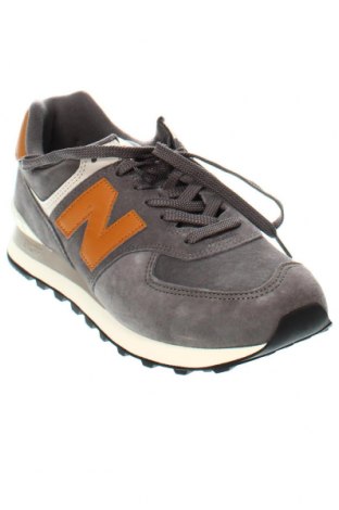 Мъжки обувки New Balance, Размер 44, Цвят Сив, Цена 127,89 лв.