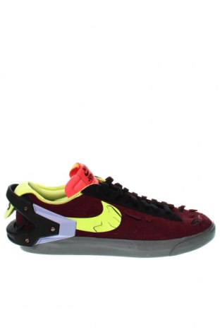 Мъжки обувки Nike, Размер 43, Цвят Многоцветен, Цена 170,83 лв.
