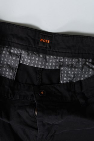 Pantaloni de bărbați BOSS, Mărime L, Culoare Negru, Preț 317,50 Lei
