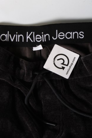 Мъжки панталон Calvin Klein, Размер XL, Цвят Сив, Цена 42,75 лв.