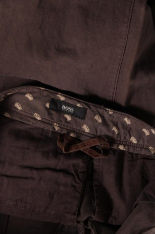 Мъжки панталон Hugo Boss, Размер M, Цвят Кафяв, Цена 205,74 лв.