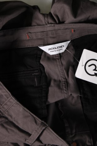 Herrenhose Jack & Jones, Größe L, Farbe Grau, Preis 23,97 €