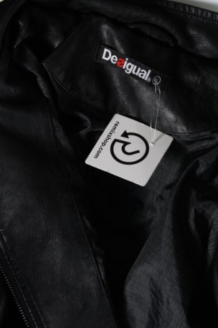 Ανδρικό δερμάτινο μπουφάν Desigual, Μέγεθος XL, Χρώμα Μαύρο, Τιμή 38,36 €