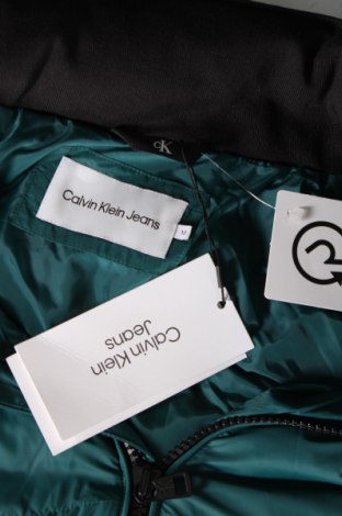 Мъжко яке Calvin Klein Jeans, Размер M, Цвят Зелен, Цена 148,58 лв.