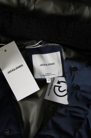 Ανδρικό μπουφάν Jack & Jones, Μέγεθος XL, Χρώμα Μπλέ, Τιμή 55,67 €
