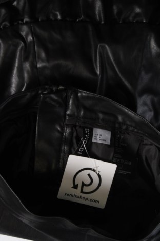 Пола H&M Divided, Размер XS, Цвят Черен, Цена 6,27 лв.